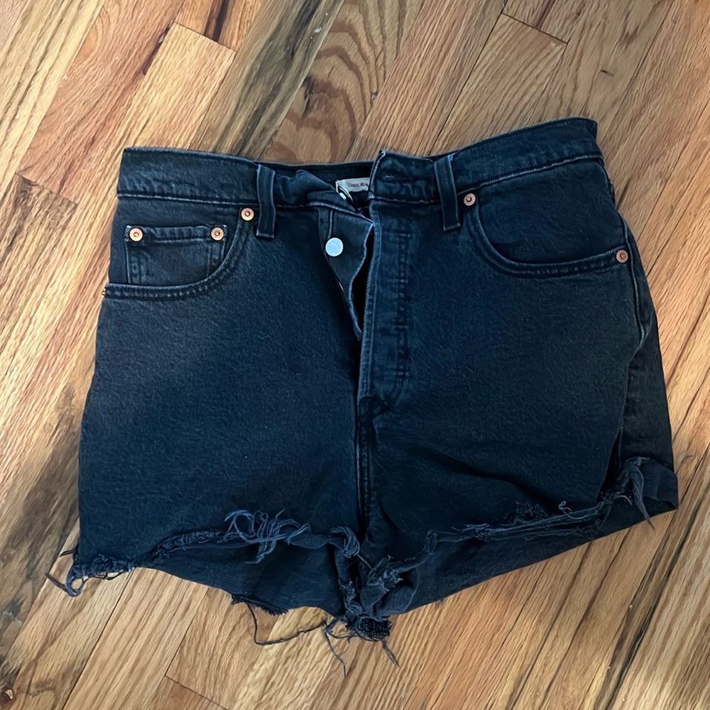 Levi’s rib cage shorts